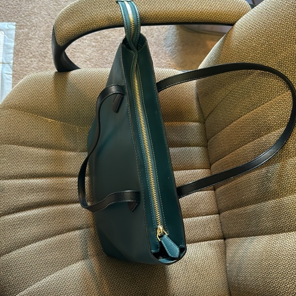 Kate Spade Large Tote with zipper - Picture 6 of 6